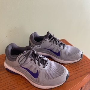Used Women’s Nike tennis shoes